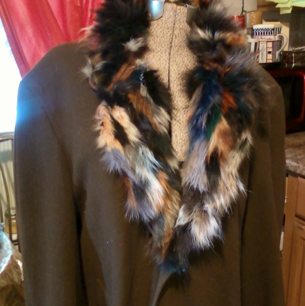 Full Length Cashmere and Fox - Picture 2 of 3